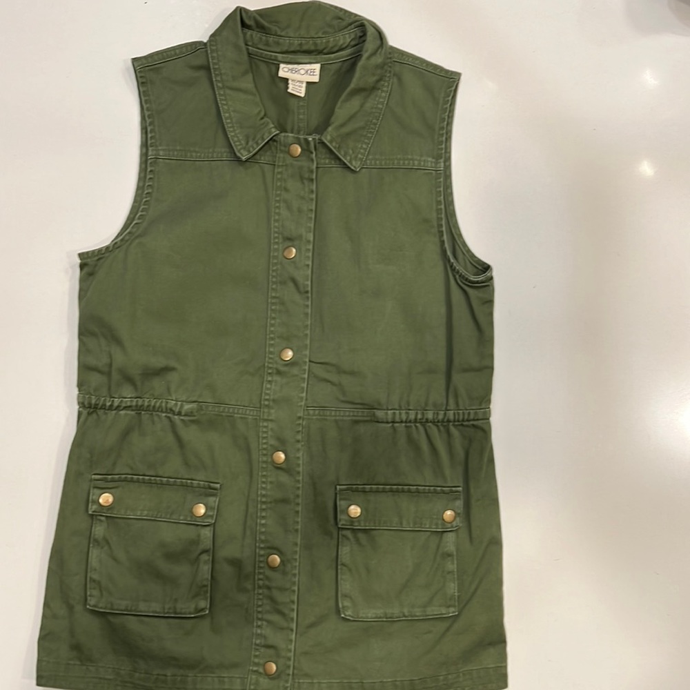 Kids XL 14/16 Cherokee. Hunter green vest